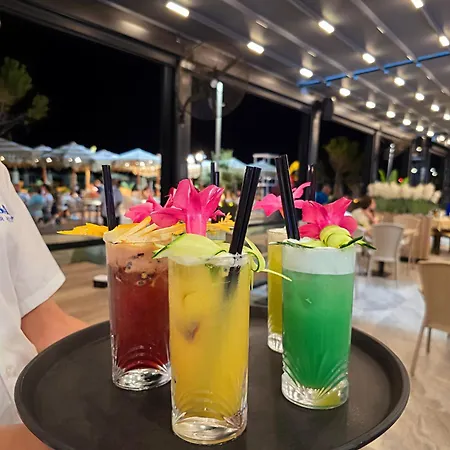 Hotel Sazani &
