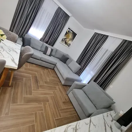 Hotel Sazani & *