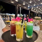 Hotel Sazani &