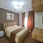 Hotel Sazani & *