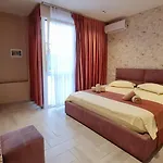 Hotel Sazani & *